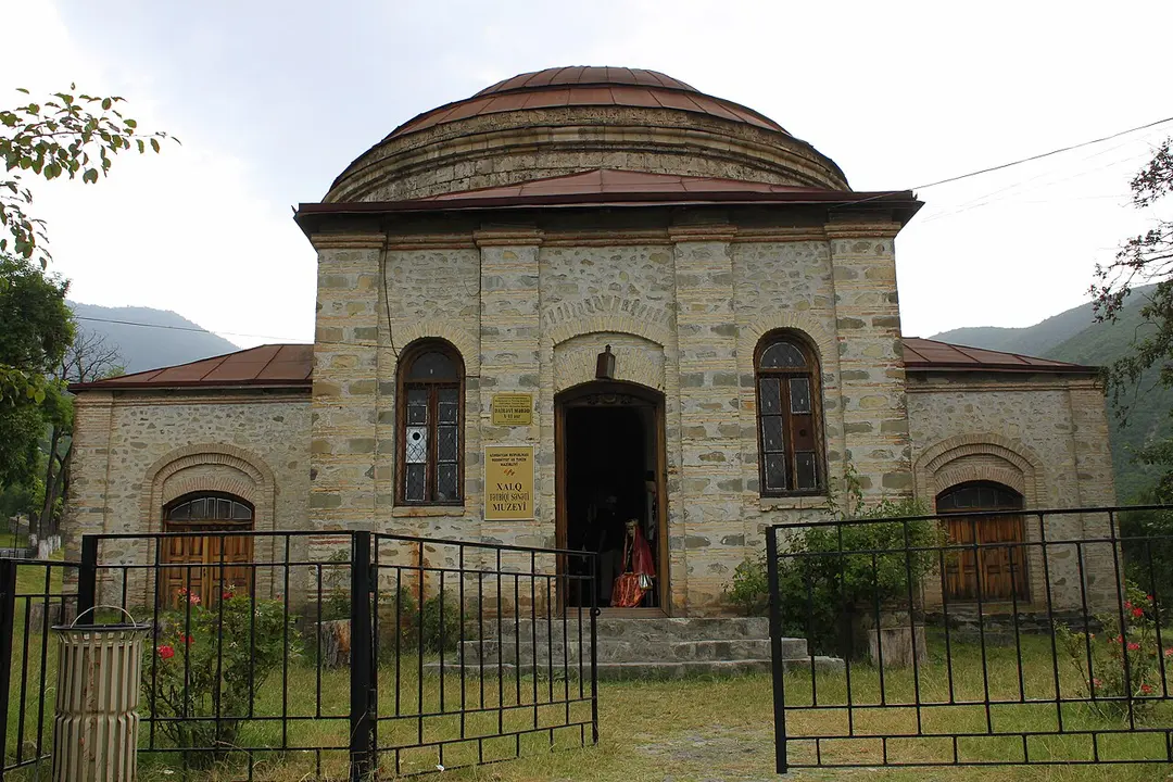 Runder Tempel in Şəki