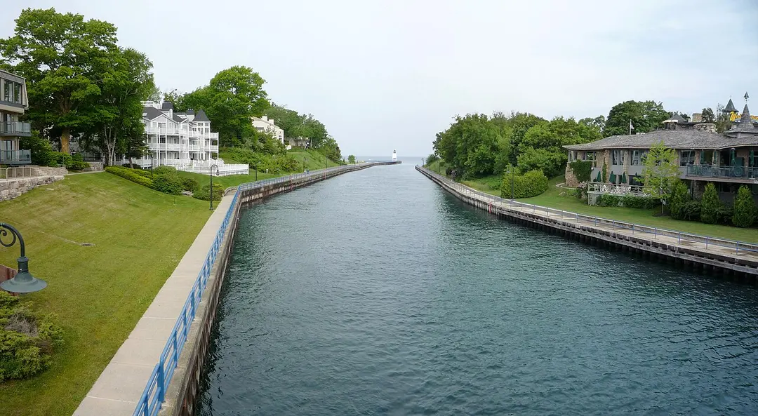 Charlevoix South Pier Light