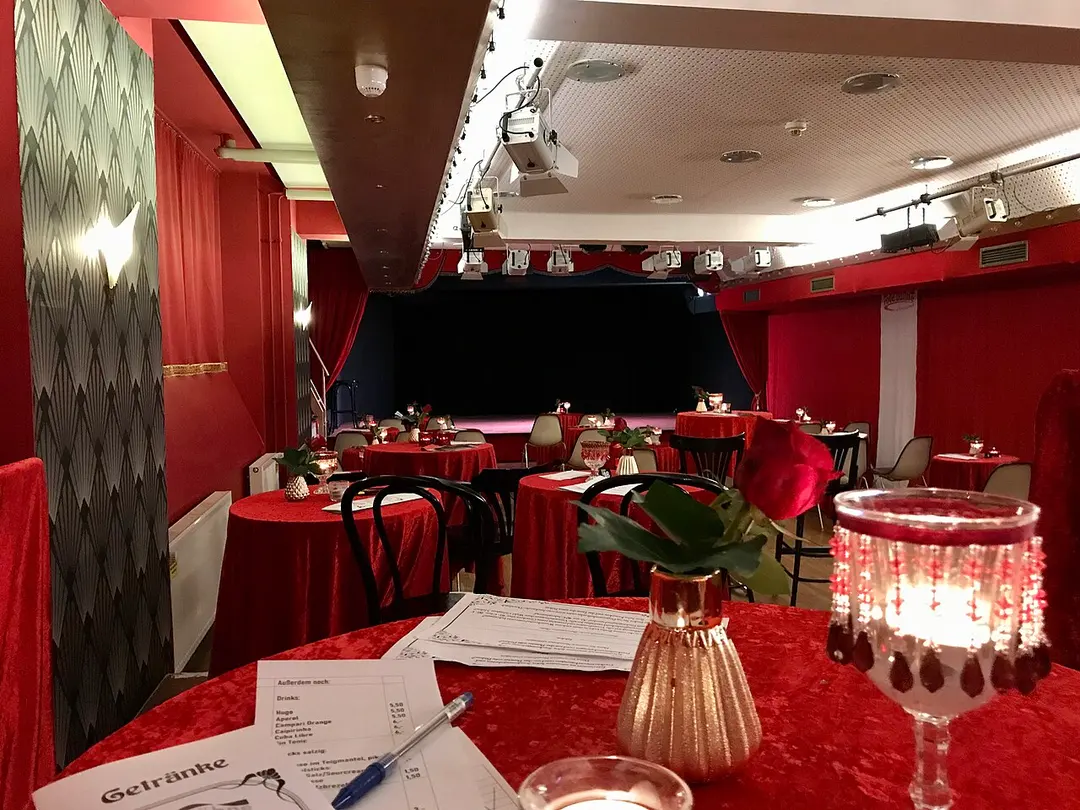Rote Bühne