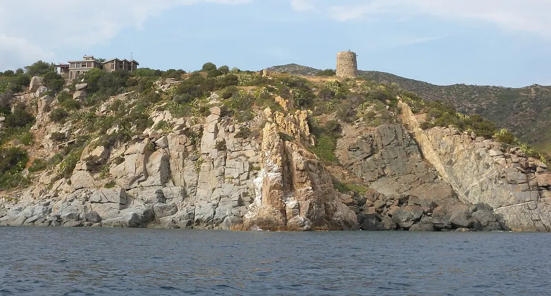 Torre di Cala Regina