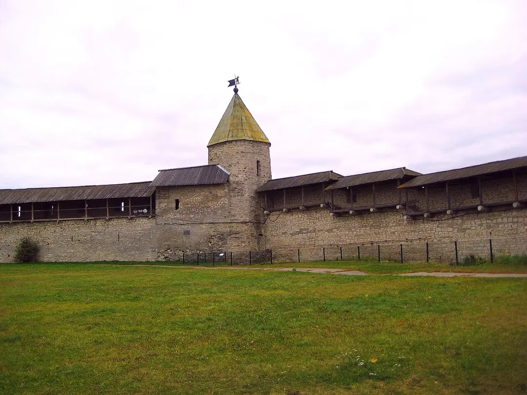 Dovmontova Tower, Pskov