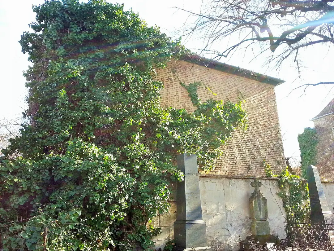 Fiume Road Graveyard