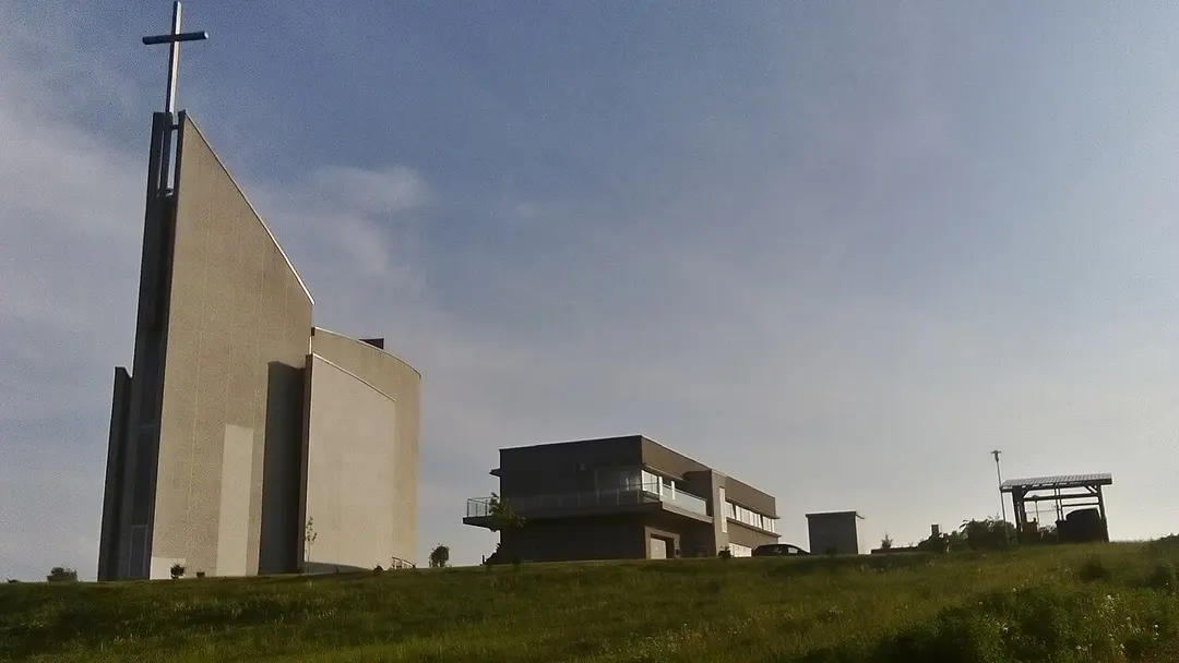 Pabradės Švč. Mergelės Marijos Šeimų karalienės bažnyčia
