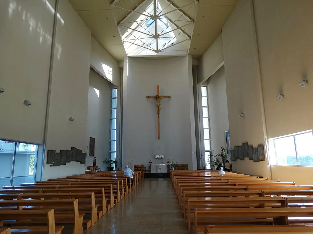 Pabradės Švč. Mergelės Marijos Šeimų karalienės bažnyčia