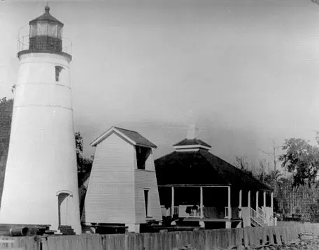 Tchefuncte River Range Rear Light