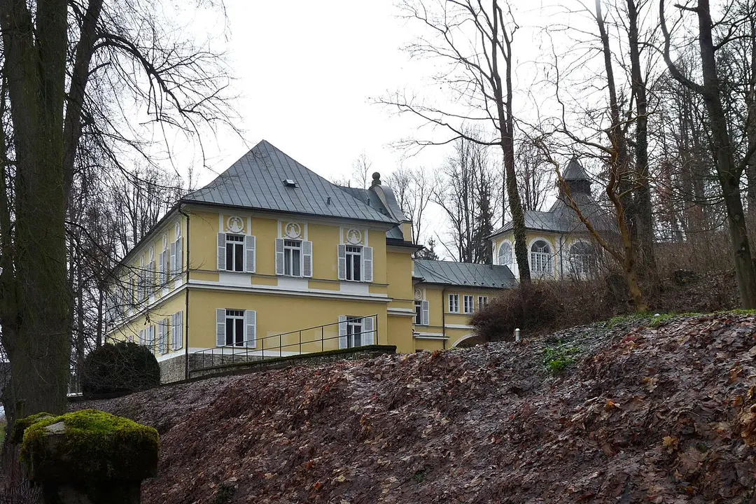 Zámek Kněžice