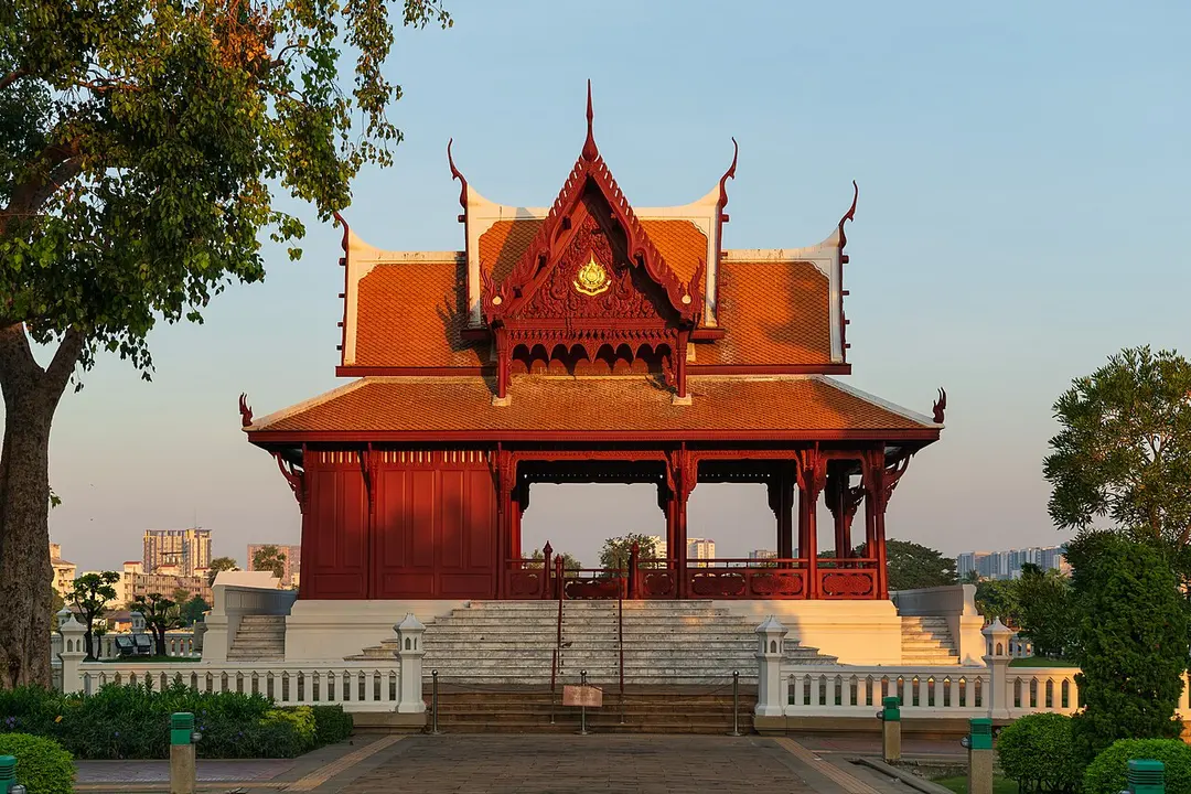 Santichaiprakarn Park