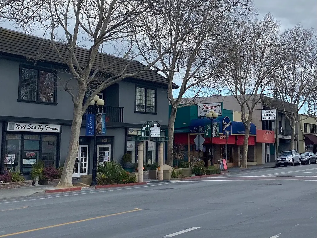 Lincoln Avenue