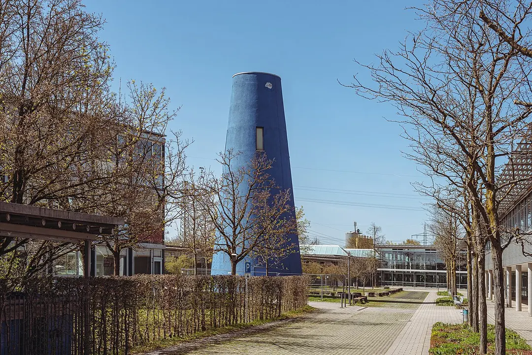 Blauer Pendelturm
