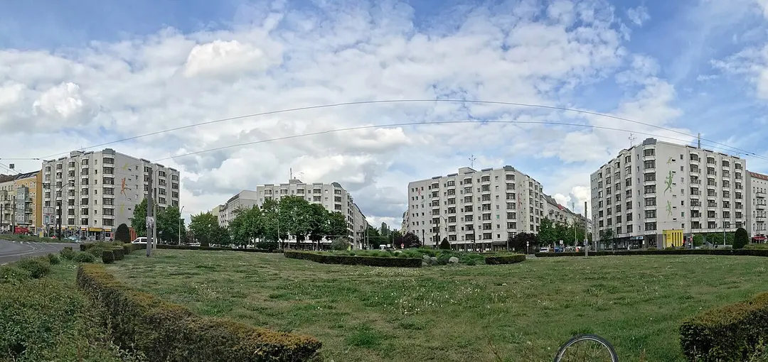 Bersarinplatz