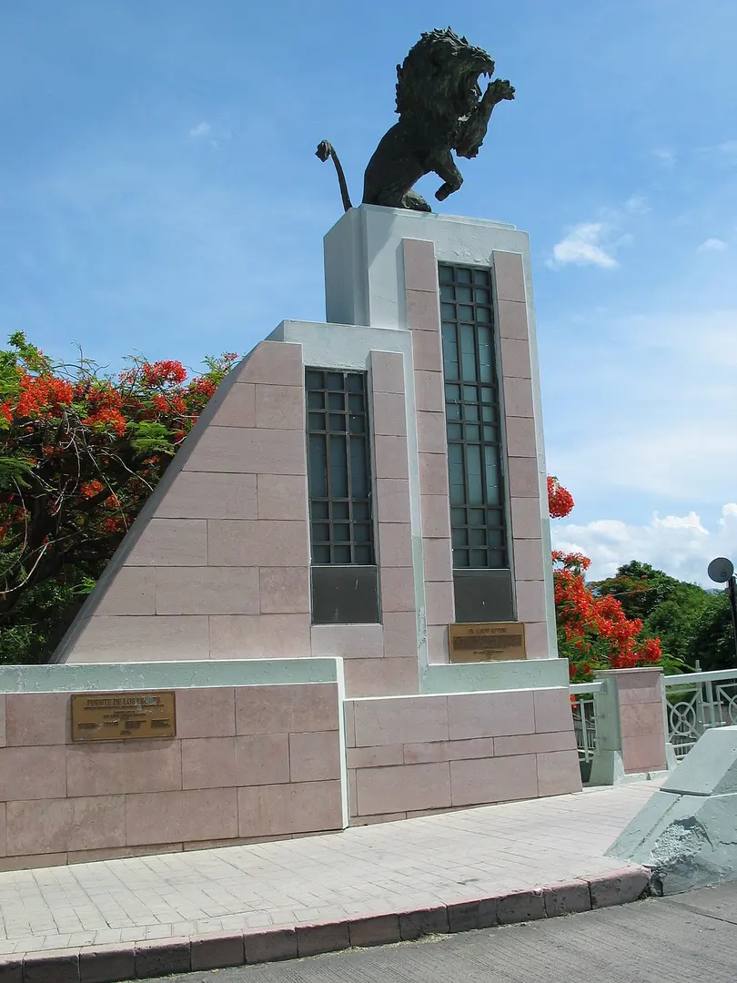 Puente de los Leones