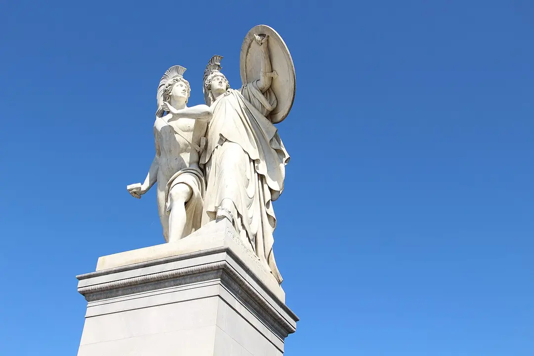 Der junge Held wird von Athena beschützt
