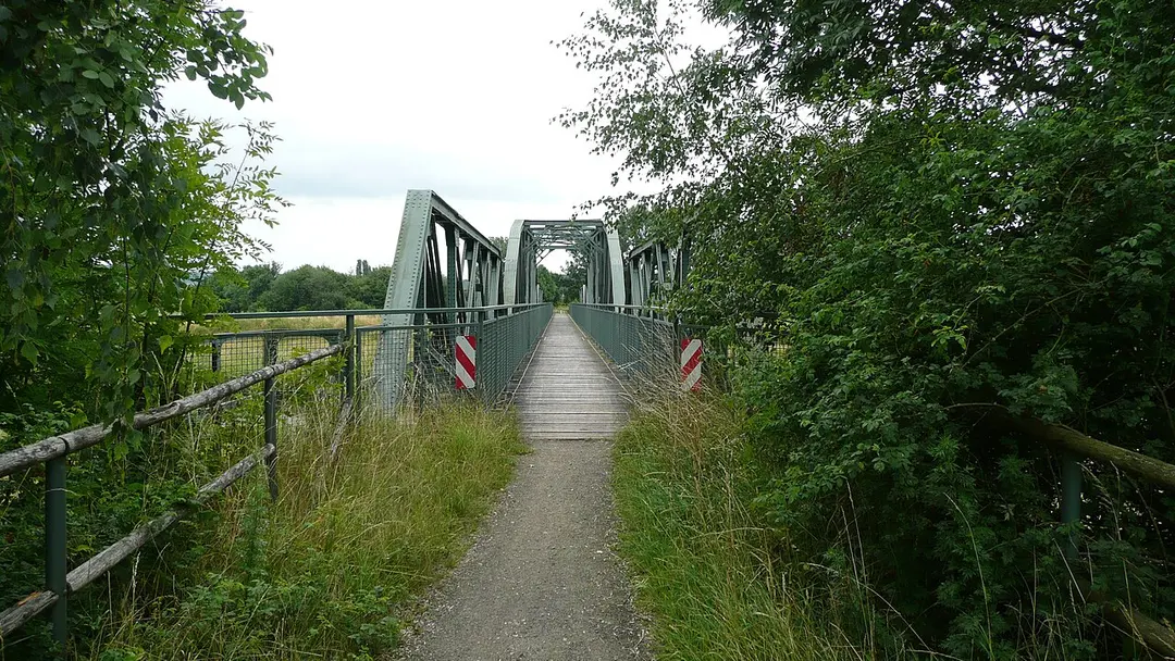 ehemalige Eisenbahnbrücke