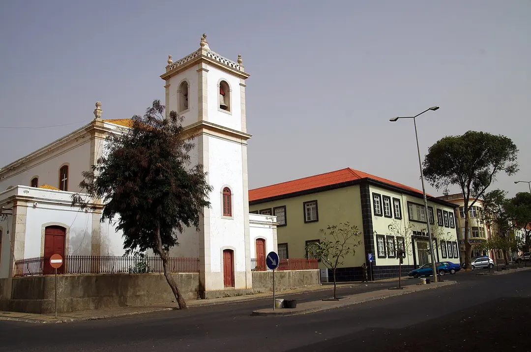 Avenida Andrade Corvo