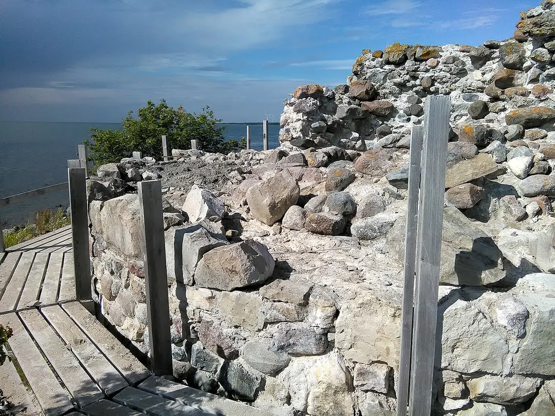 Virtsu Castle