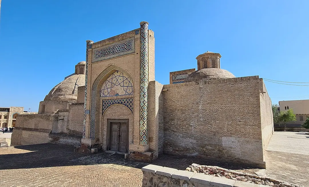 Emir-Alim-Khan-Madrasa