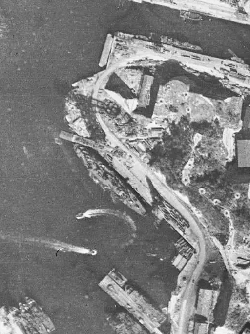 軍艦長門碑