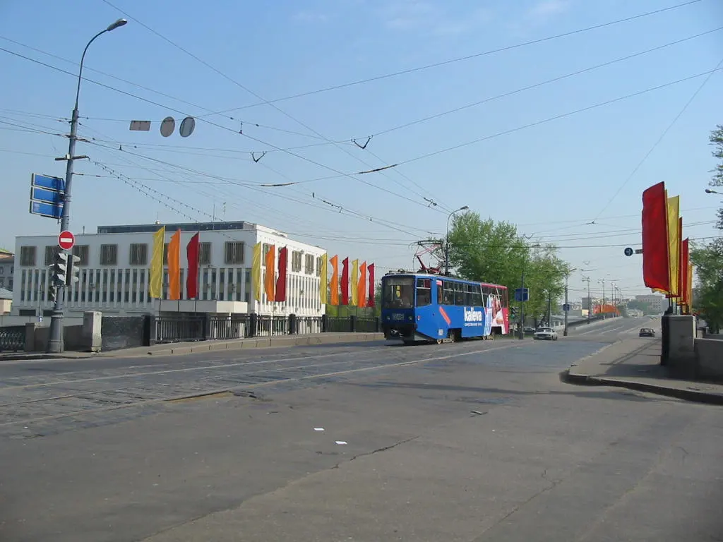 Комиссариатский мост