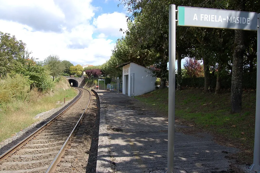 Friela-Maside train station