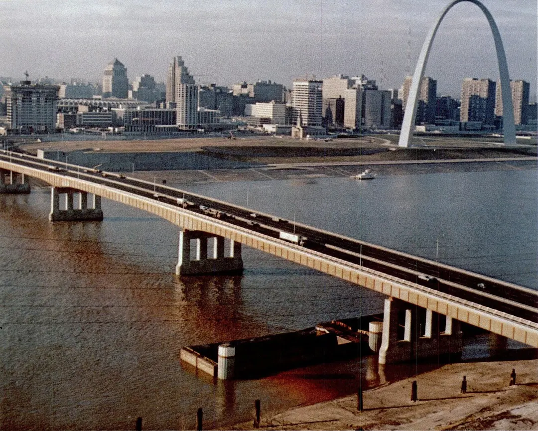Poplar Street Bridge