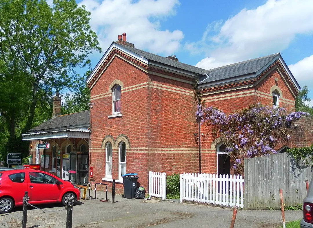 Dormans railway station