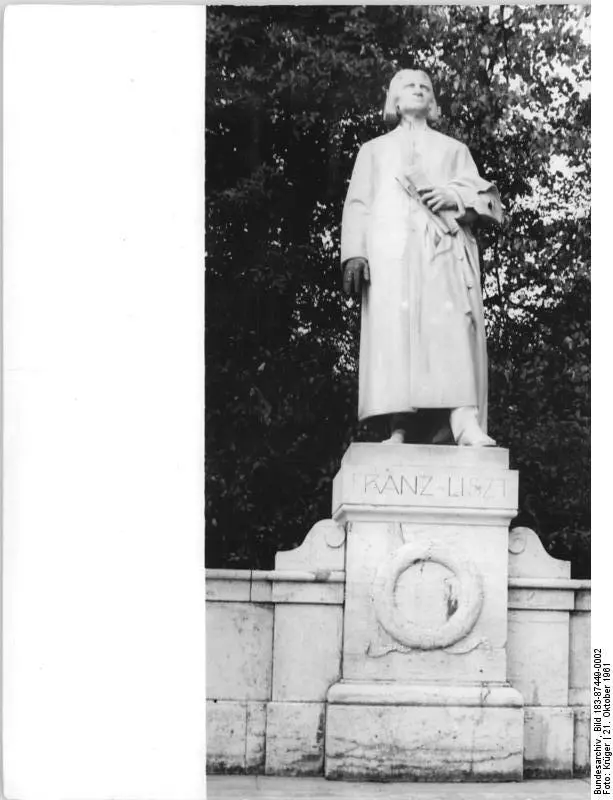 Franz-Liszt-Denkmal