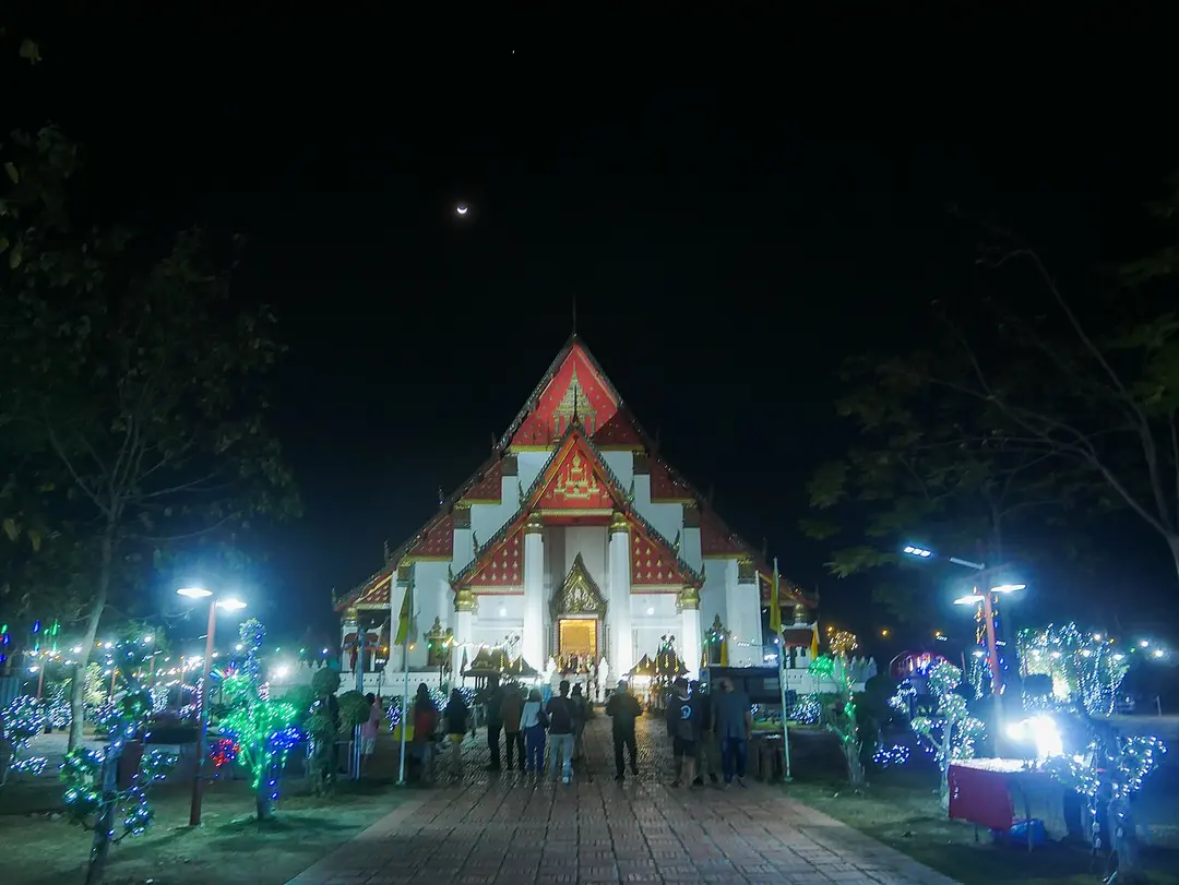 Wihan Phra Mongkhon Bophit