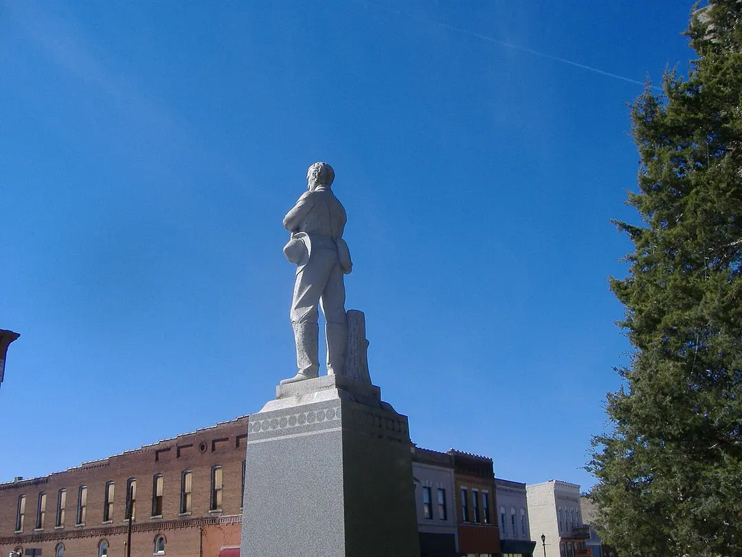 Confederate Soldier Monument