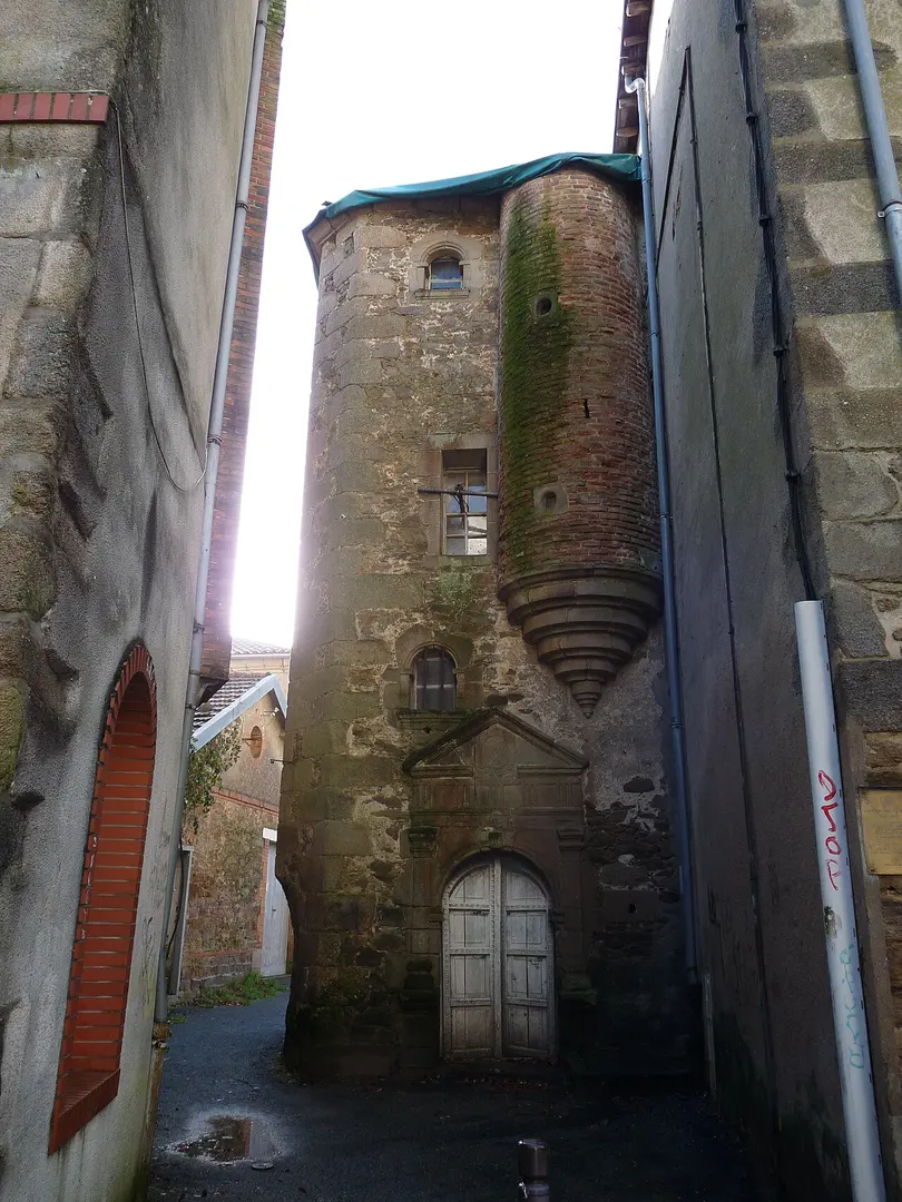 Tour du Grenier à sel