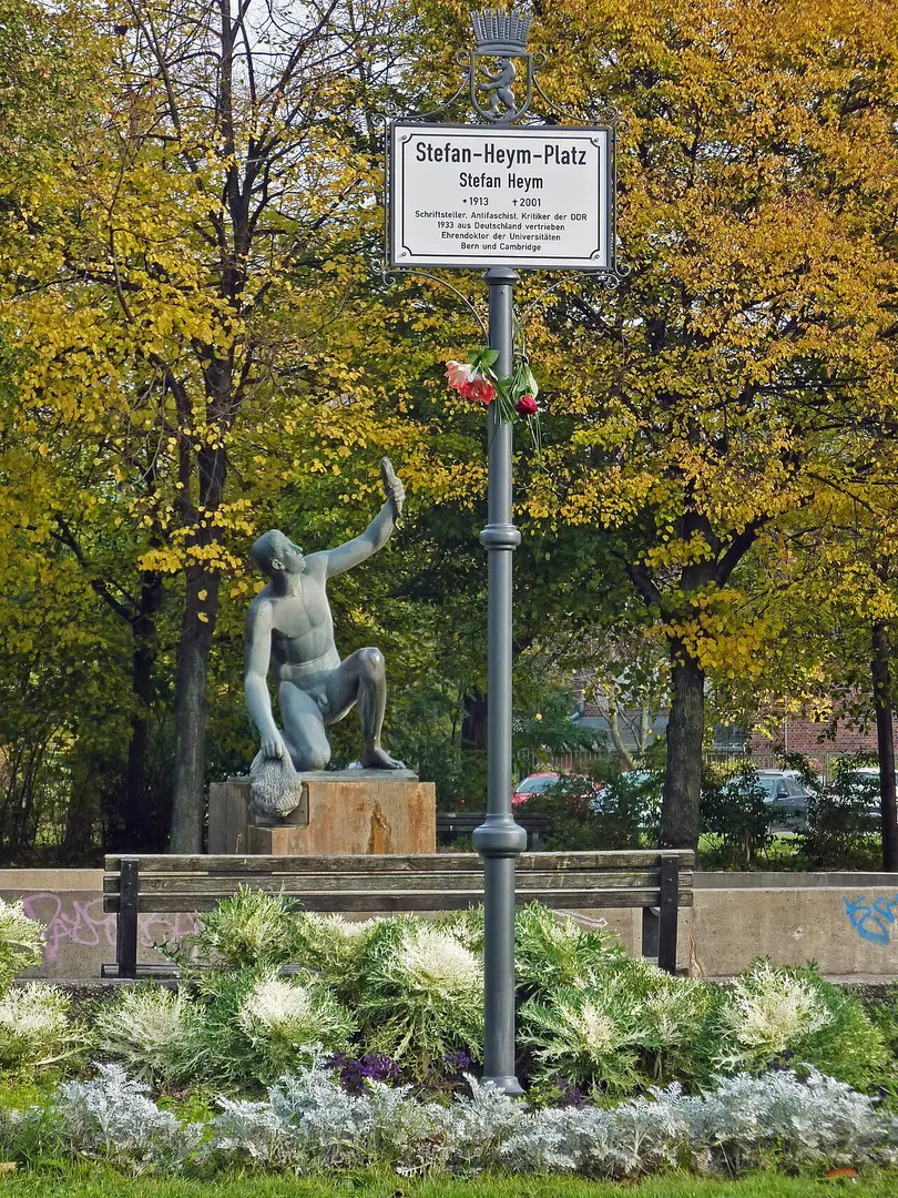 Stefan-Heym-Platz