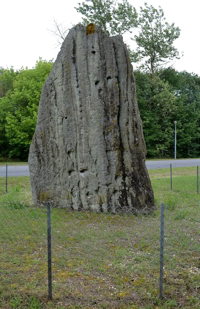 Menhir dit Pierre-Fitte