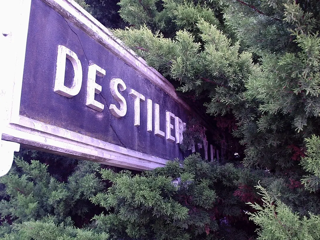 Destilería YPF