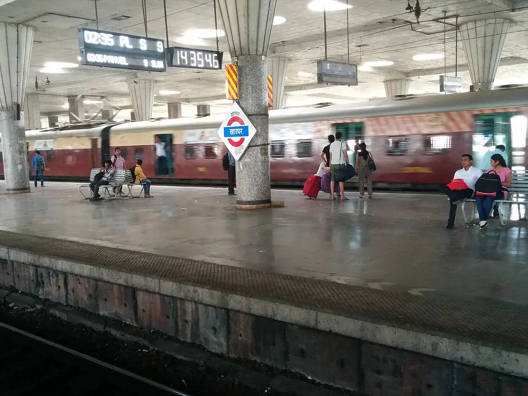 Kharghar railway station