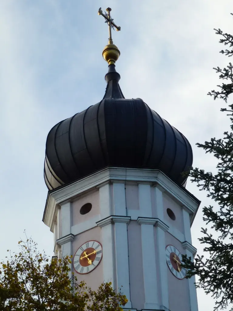Holy Cross Church, Holzhausen
