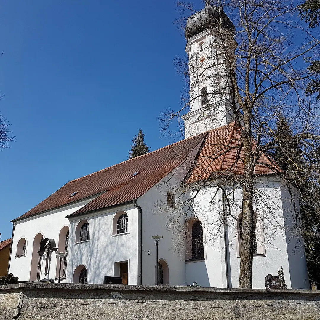 Holy Cross Church, Holzhausen