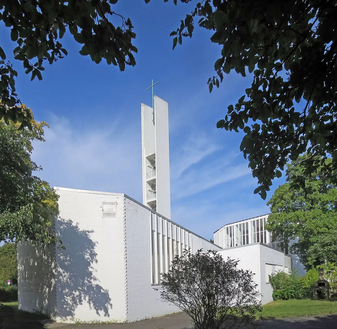 Heilig-Geist-Kirche und Gemeindezentrum