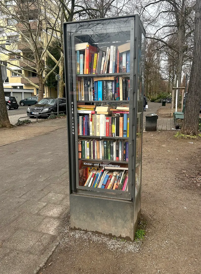Karl-Schwering-Platz