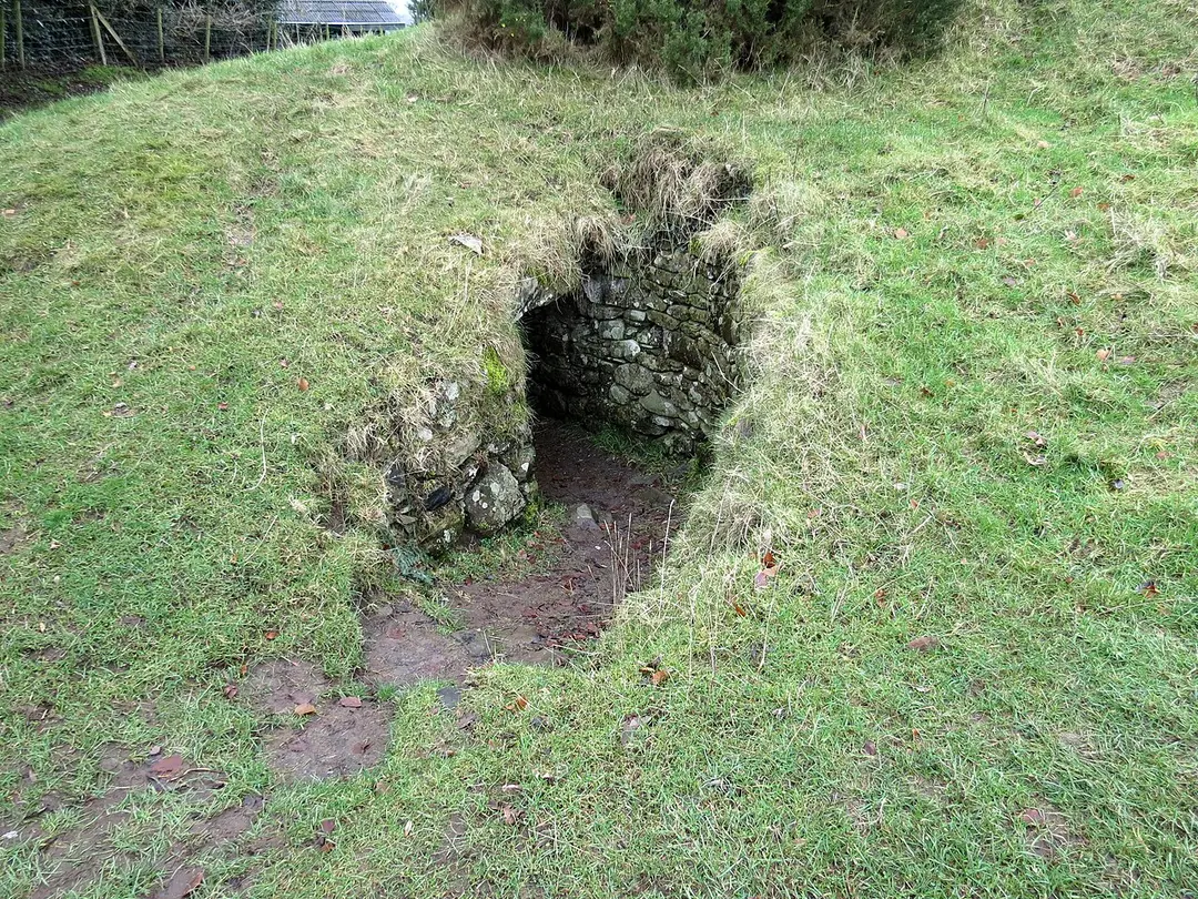 Dowth