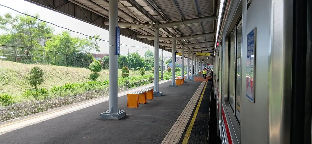 Tigaraksa railway station