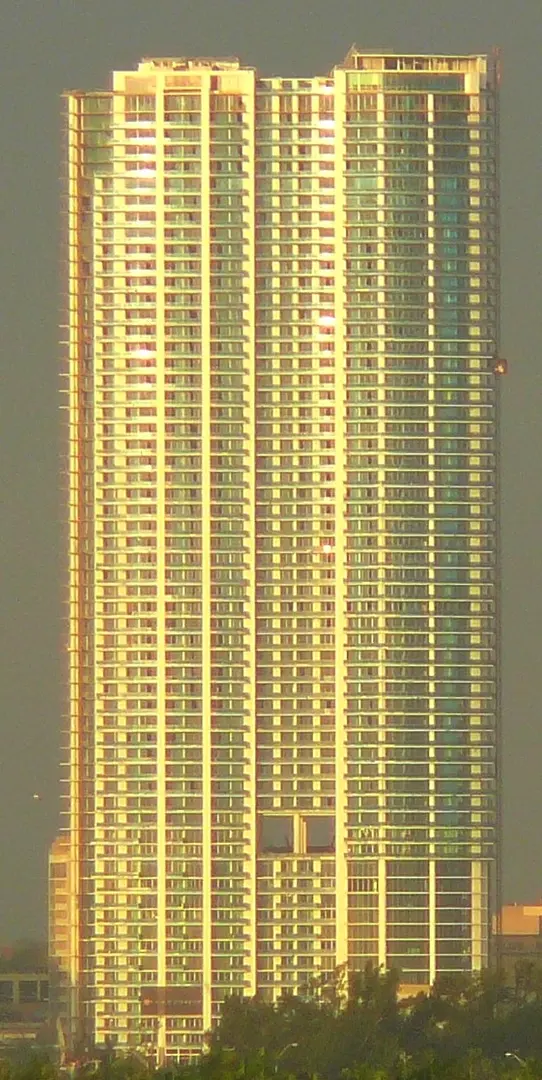 900 Biscayne Bay