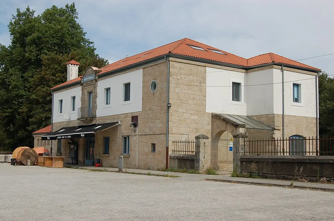 Villar de Barrio train station