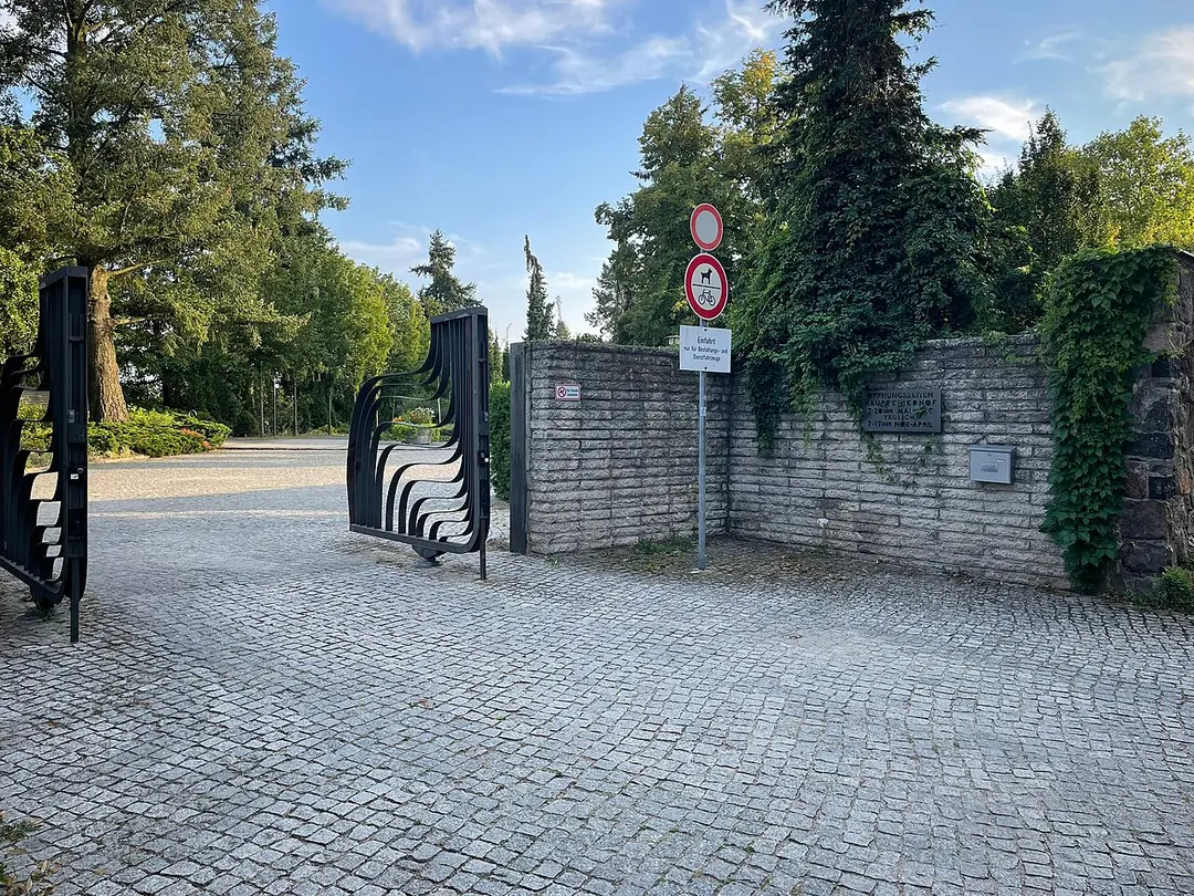 Schriftgestaltung Friedhof