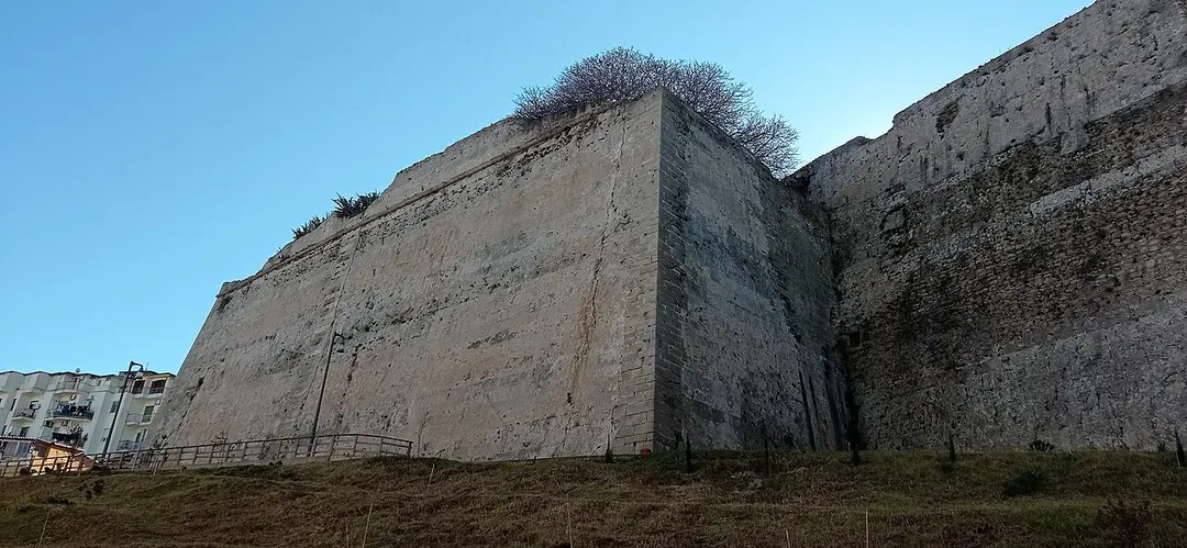 Castle of Charles V, Crotone