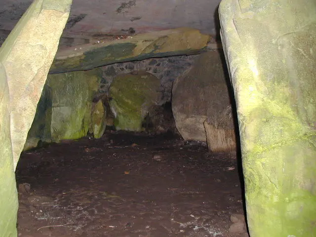 Barclodiad y Gawres