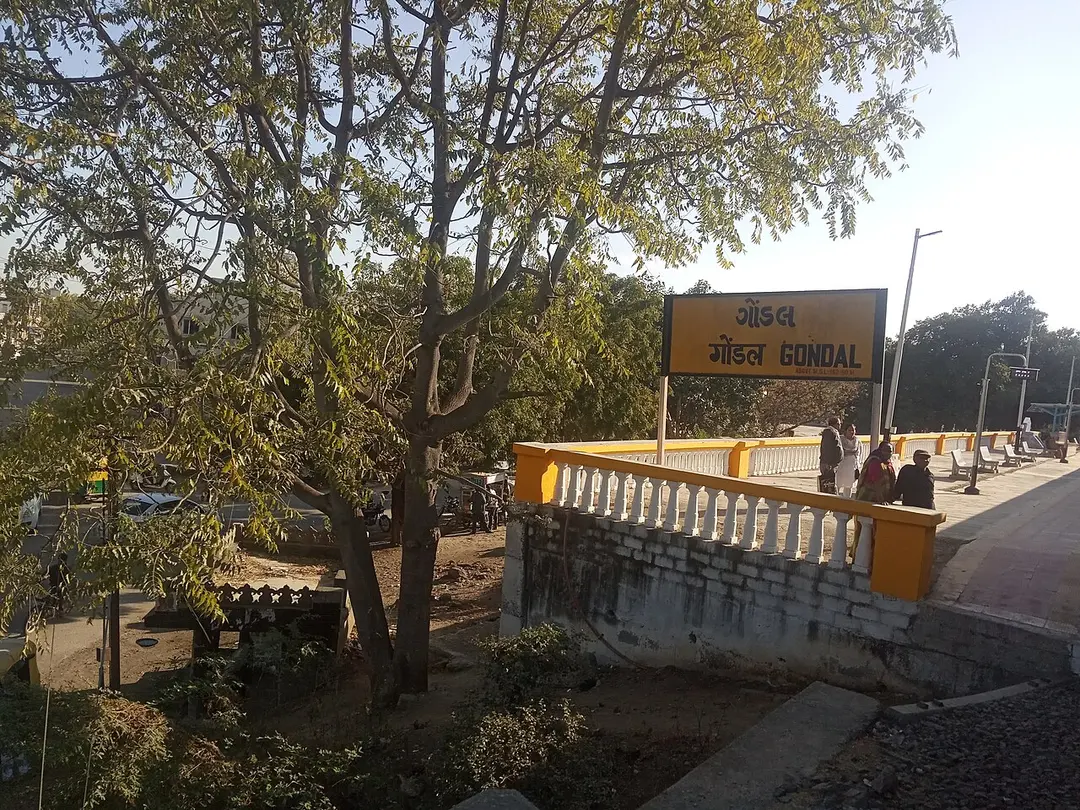 Gondal railway station