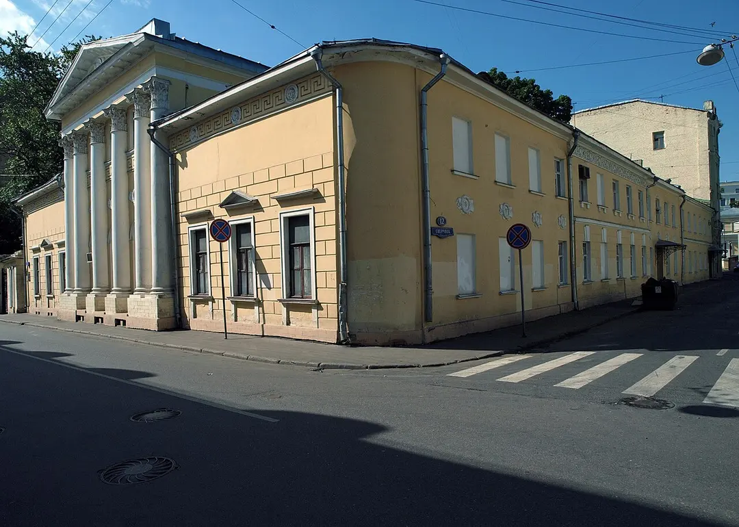 Главный дом усадьбы Головиных