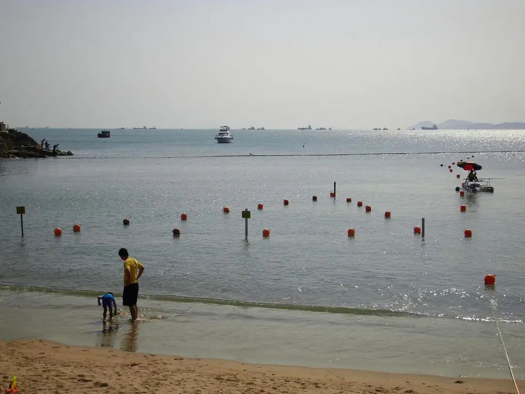 盧鬚城泳灘 Lo So Shing Beach