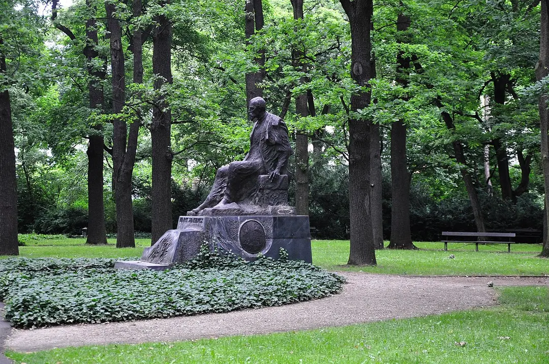 Henryk Sienkiewicz Monument Warsaw