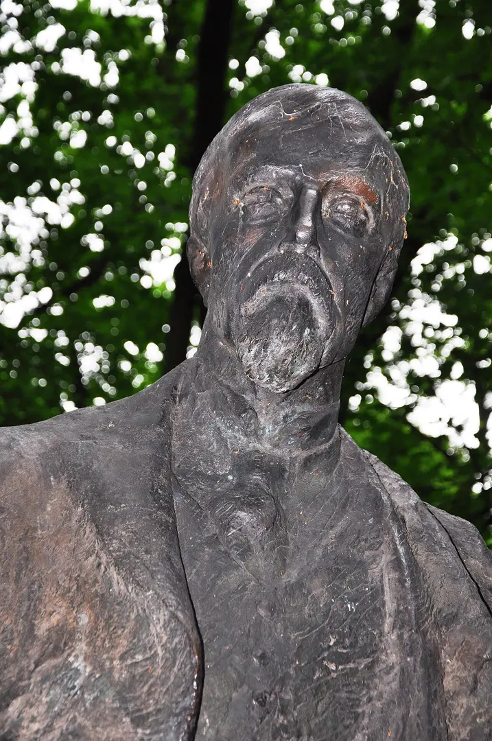 Henryk Sienkiewicz Monument Warsaw