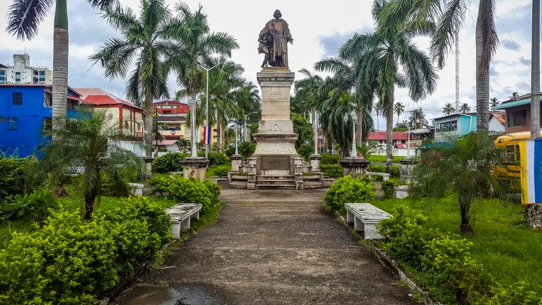Estatua Cristóbal Colón